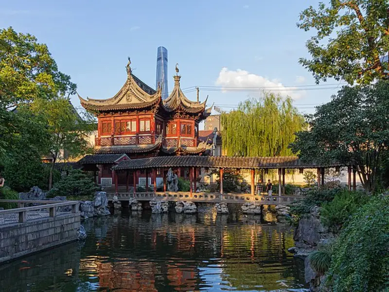 Yu Garden-A Serene Oasis in the Heart of Shanghai's Bustling Cityscape