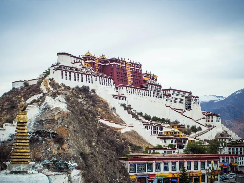 Sojourn Espiritual em Lhasa: Uma Jornada Sob Medida ao Teto do Mundo