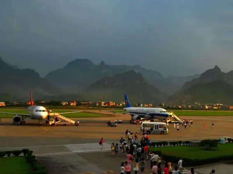 Gateway to the Majestic Landscapes of Zhangjiajie