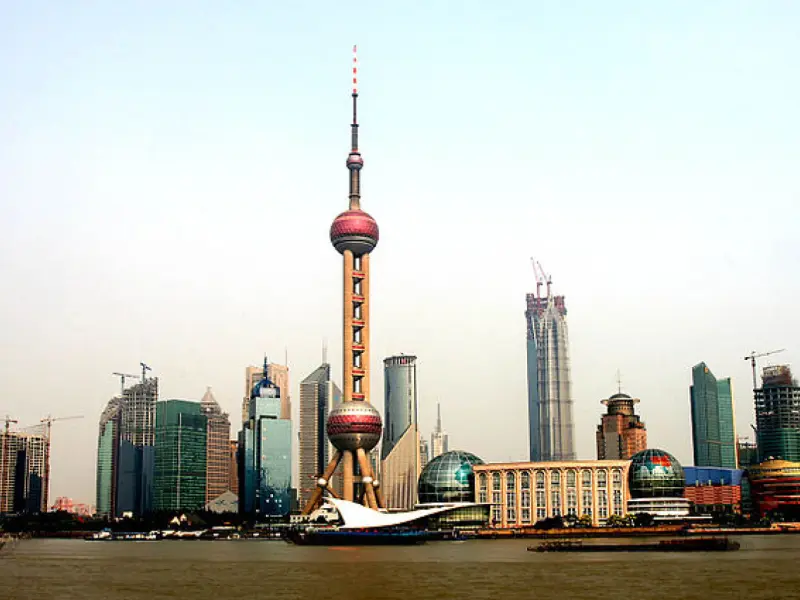 Torre della Perla Orientale-Tocca il cielo nella Torre TV iconica di Shanghai