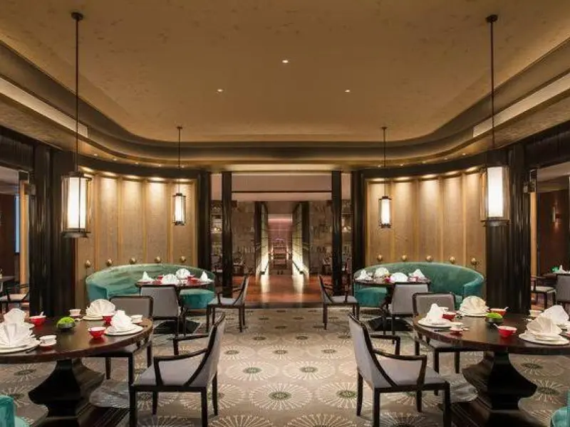 Cai Feng Lou at Tanghua Hua Yi Hotel-Luxurious Cantonese Dining in the Heart of Xi'an